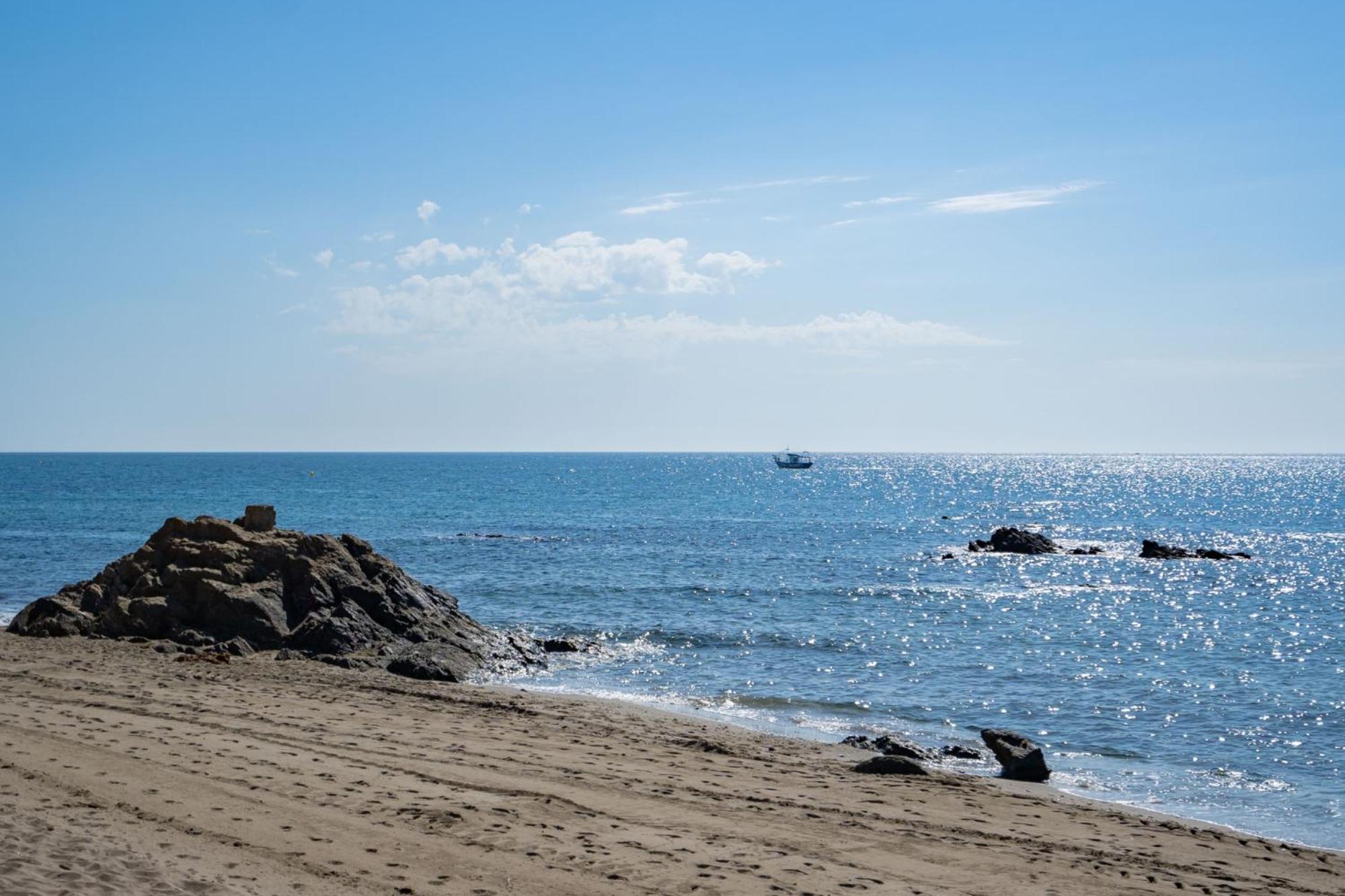 Cosy Apartment With Direct Access To The Sea Mijas Exteriör bild