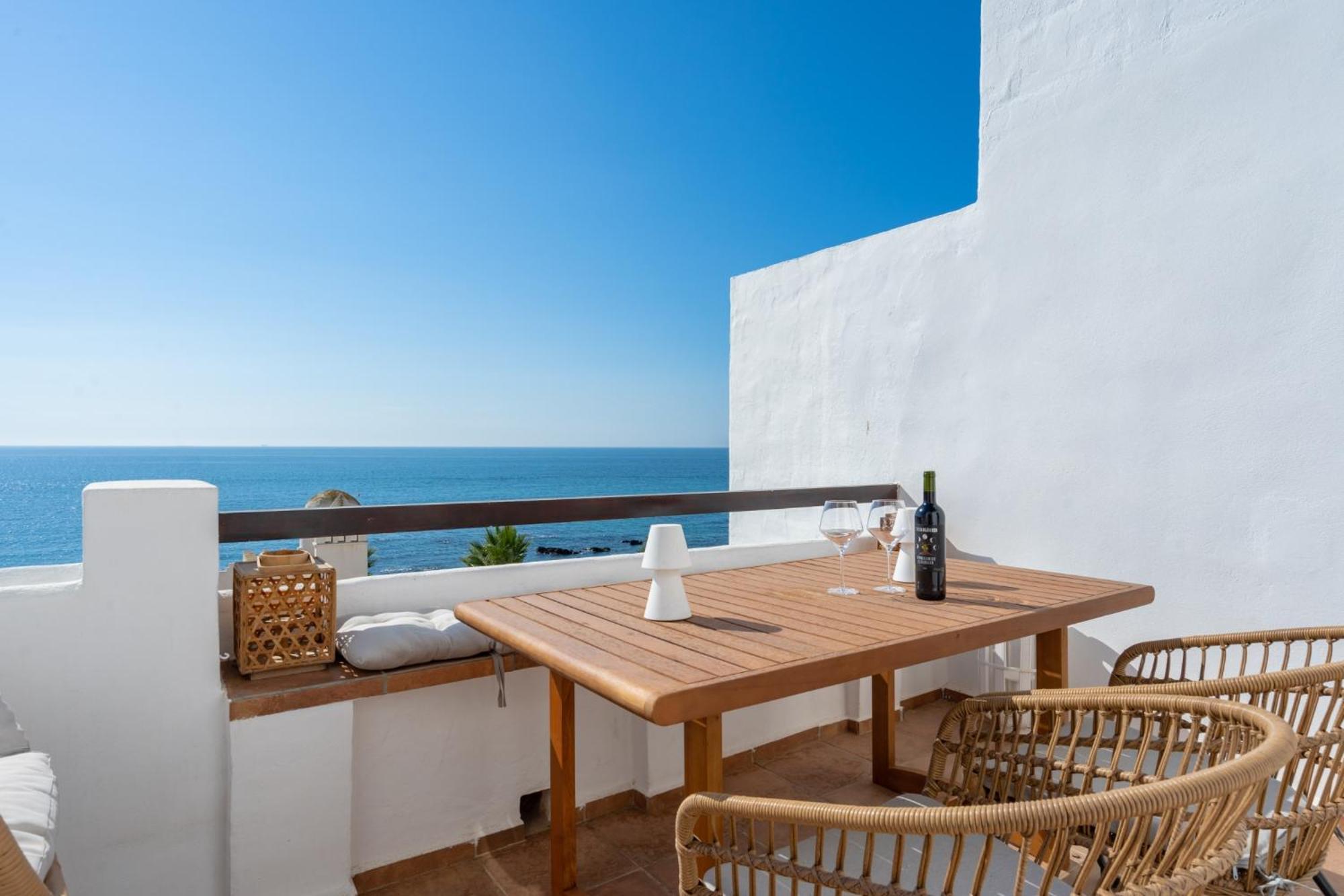 Cosy Apartment With Direct Access To The Sea Mijas Exteriör bild